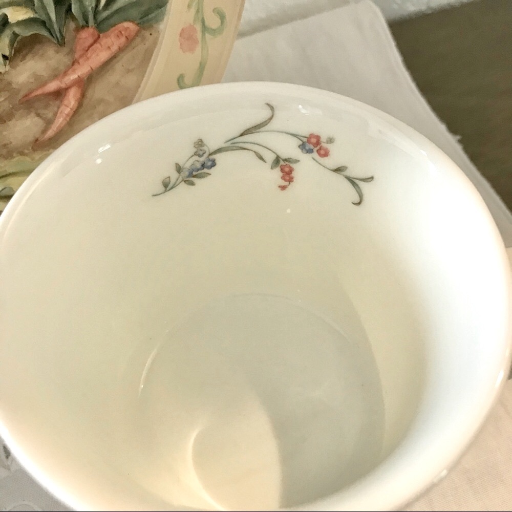 Peter Rabbit Plate Cup & Coin Bank Set - Picture 6 of 9